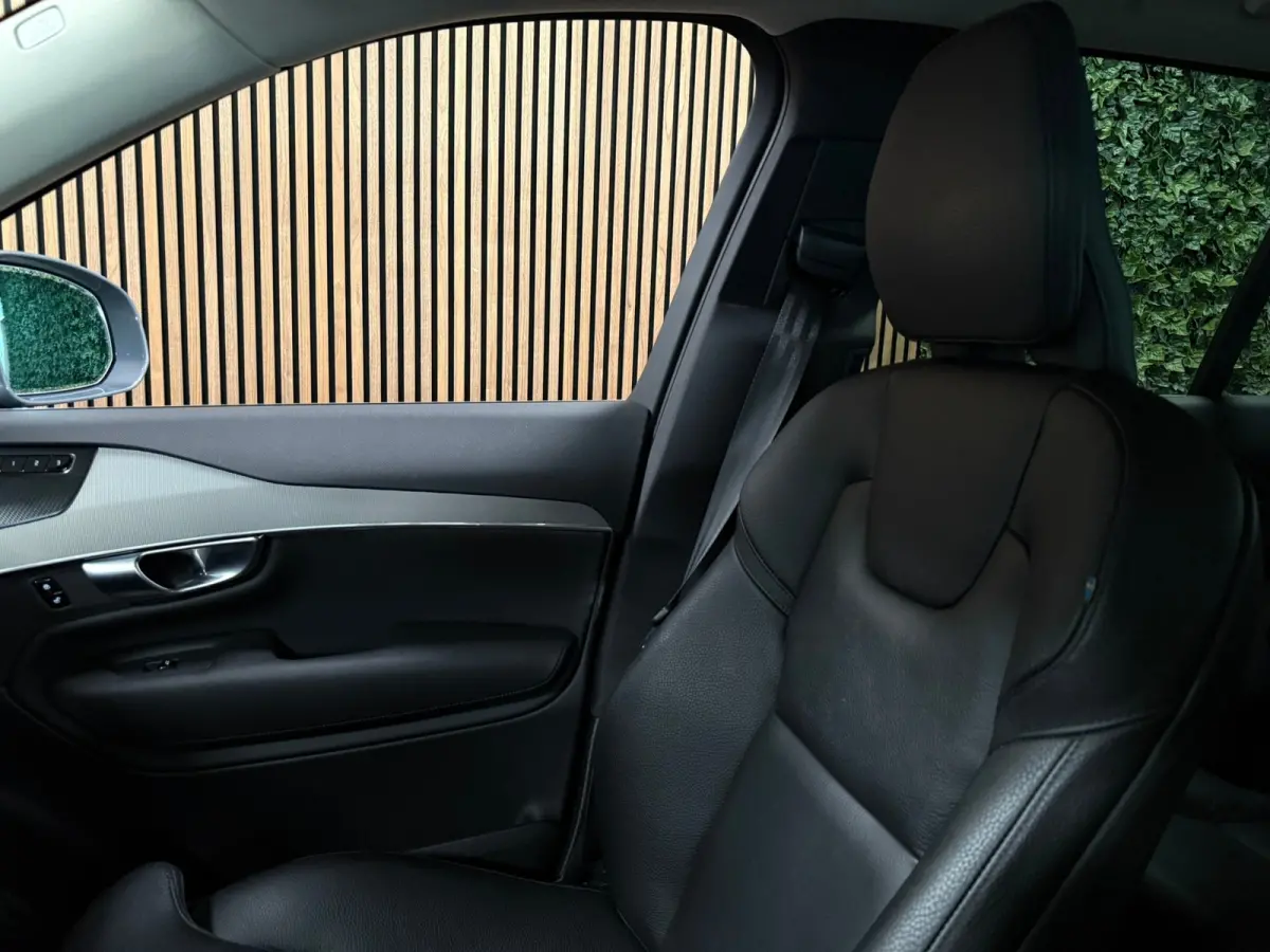 T8 AWD Recharge Bright Long Range | Trekhaak | Harman Kardon | 455pk | Adaptieve Cruise Control | Stoelverwarming voor+achter | Stuurwielverwarming | Parkeercamera | Full LED Meesturende kop