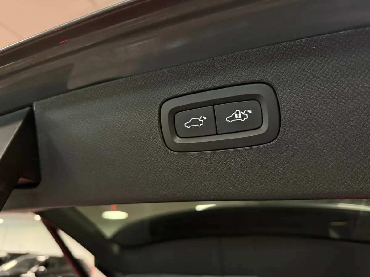 T8 AWD Recharge Bright Long Range | Trekhaak | Harman Kardon | 455pk | Adaptieve Cruise Control | Stoelverwarming voor+achter | Stuurwielverwarming | Parkeercamera | Full LED Meesturende kop