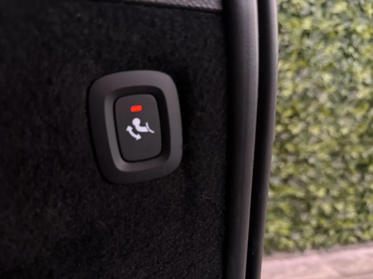 T8 AWD Recharge Bright Long Range | Trekhaak | Harman Kardon | 455pk | Adaptieve Cruise Control | Stoelverwarming voor+achter | Stuurwielverwarming | Parkeercamera | Full LED Meesturende kop