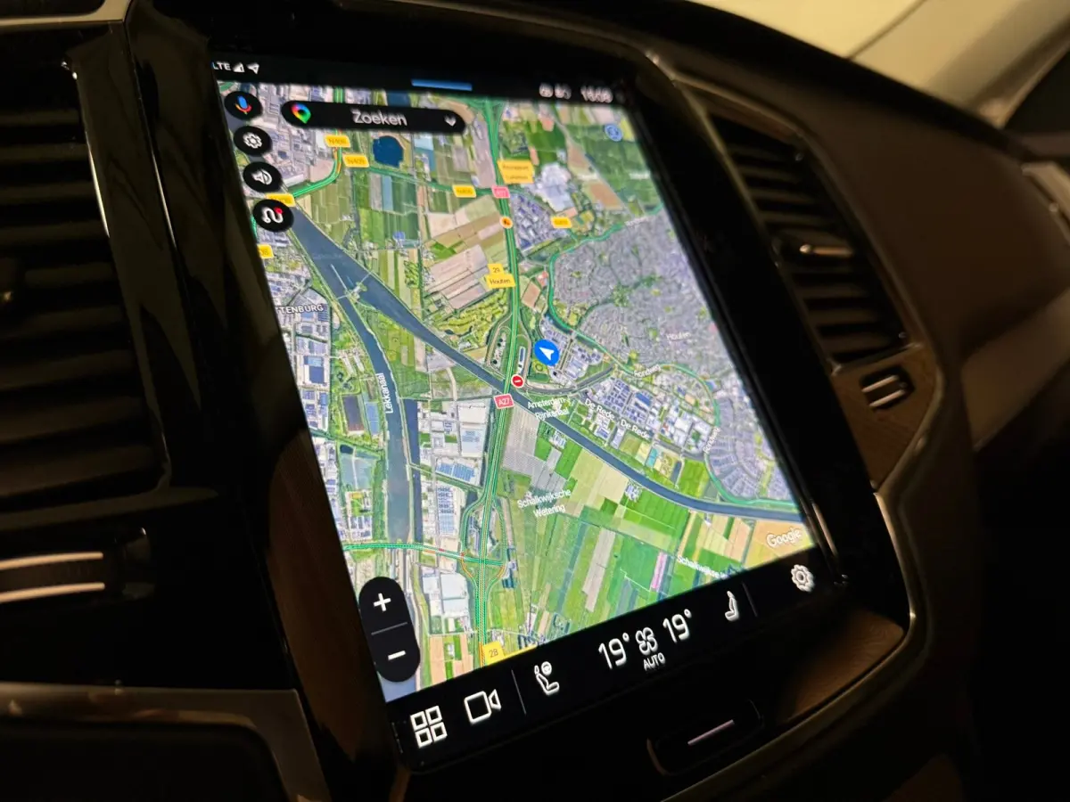 T8 AWD Recharge Bright Long Range | Trekhaak | Harman Kardon | 455pk | Adaptieve Cruise Control | Stoelverwarming voor+achter | Stuurwielverwarming | Parkeercamera | Full LED Meesturende kop