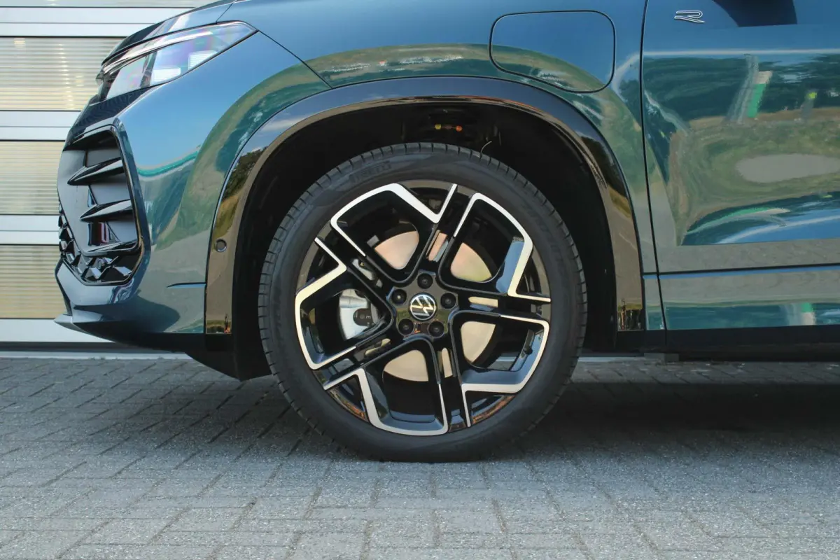 1.5 eHybrid 204pk R-Line Edition | Panoramadak | Trekhaak | Parkeer Assistent
