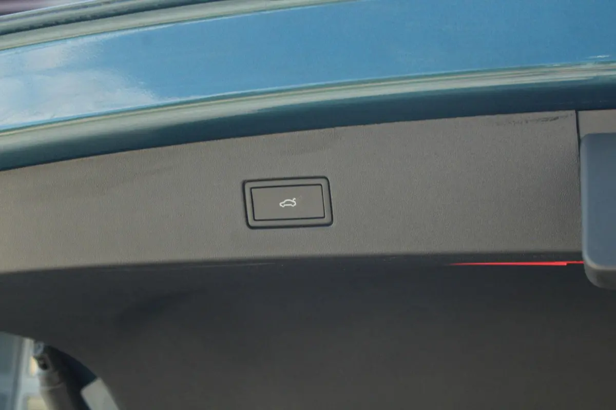 1.5 eHybrid 204pk R-Line Edition | Panoramadak | Trekhaak | Parkeer Assistent