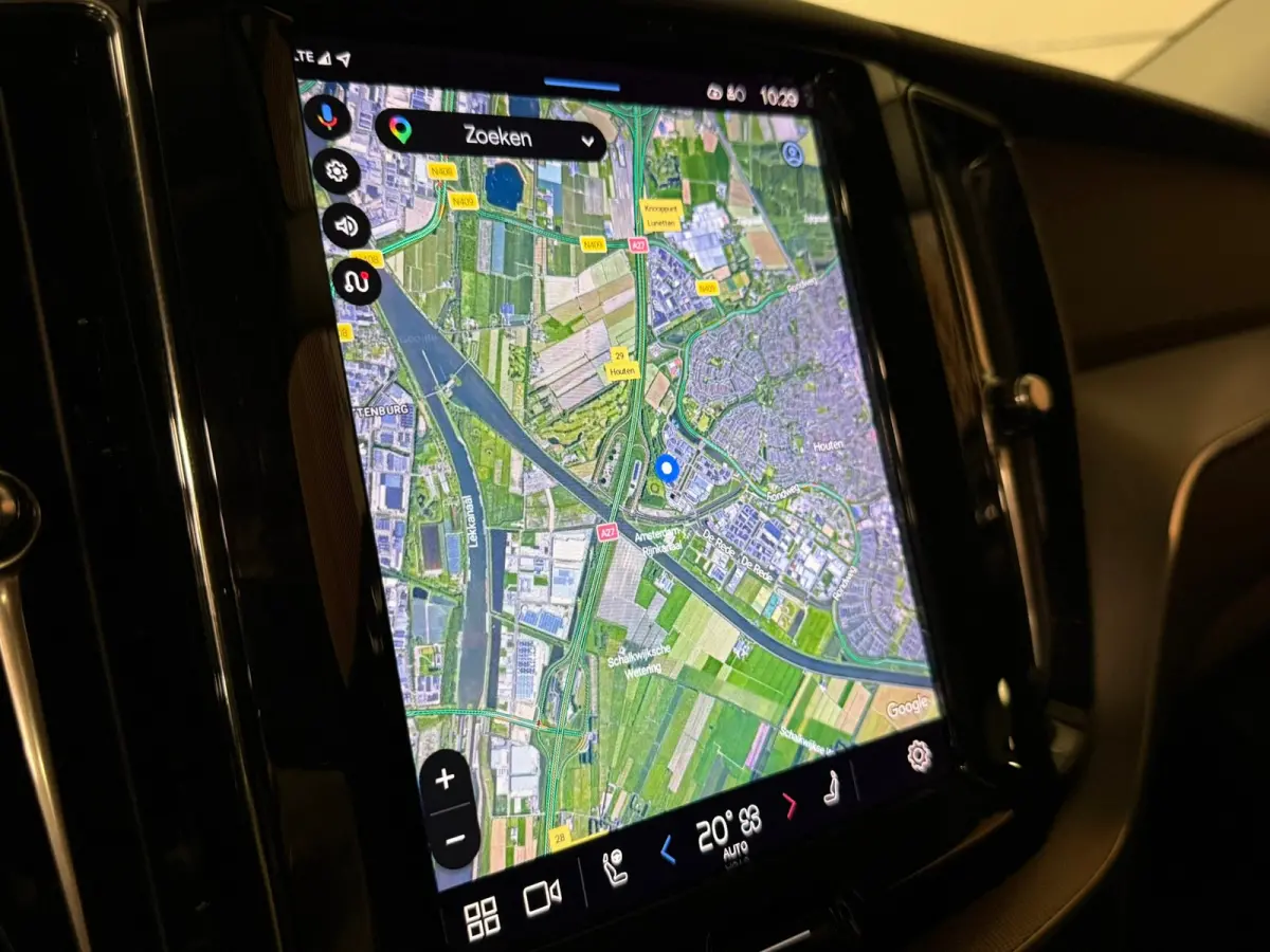 T6 AWD Recharge Plus Dark | Harman Kardon | All Season banden | Adaptieve Cruise Control | Stoelverwarming voor+achter | Stuurwielverwarming | Parkeercamera | Standkachel met Volvo On Call A