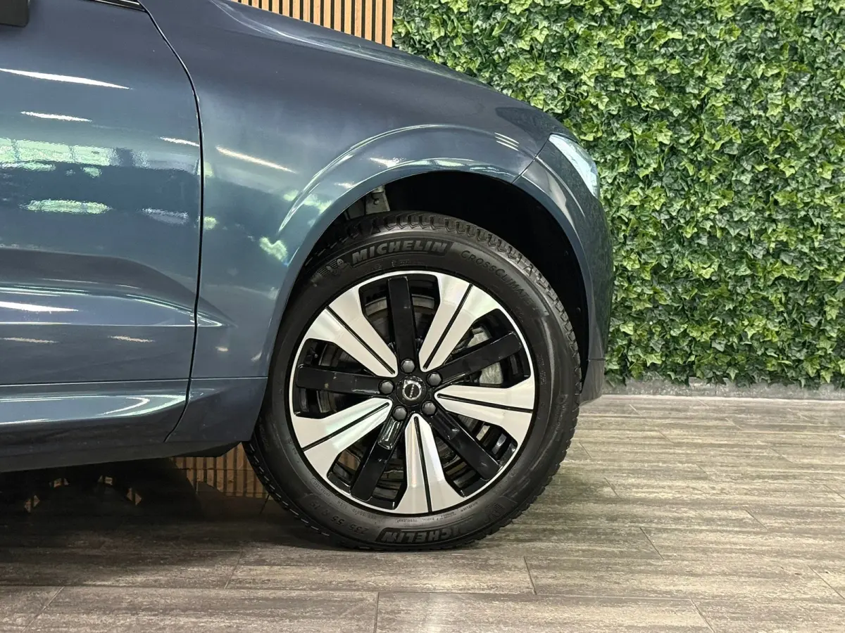T6 AWD Recharge Plus Dark | Harman Kardon | All Season banden | Adaptieve Cruise Control | Stoelverwarming voor+achter | Stuurwielverwarming | Parkeercamera | Standkachel met Volvo On Call A