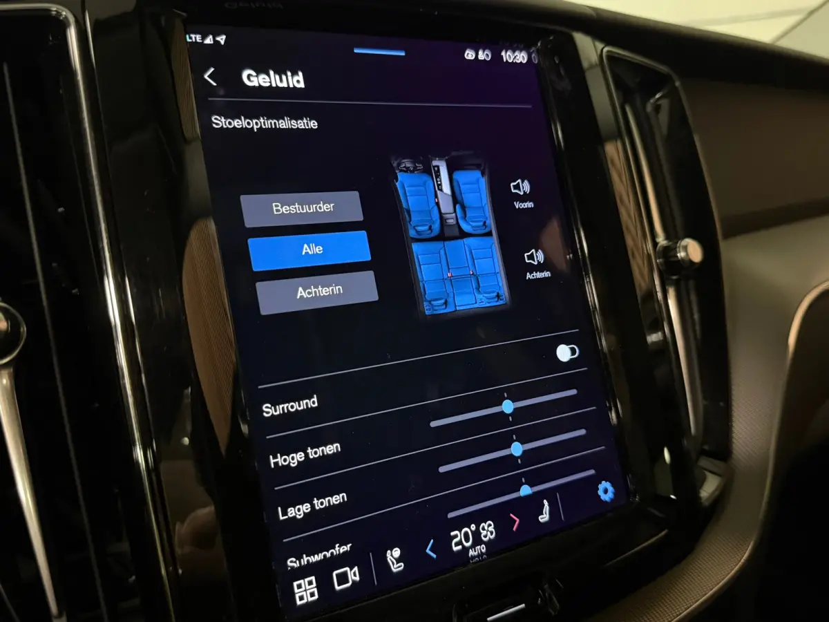 T6 AWD Recharge Plus Dark | Harman Kardon | All Season banden | Adaptieve Cruise Control | Stoelverwarming voor+achter | Stuurwielverwarming | Parkeercamera | Standkachel met Volvo On Call A