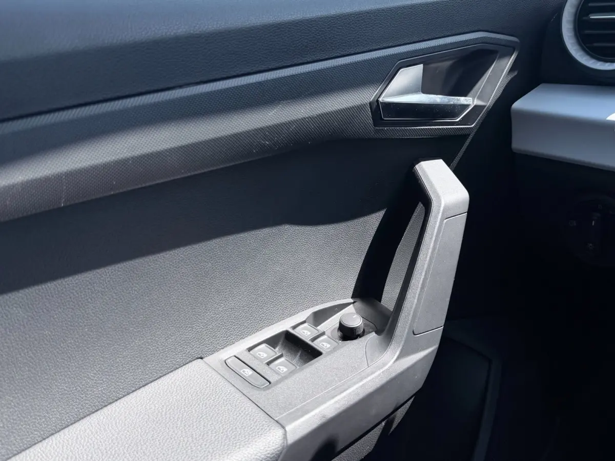 1.0 EcoTSI Style Business Connect | PDC | Carplay | Navi |
