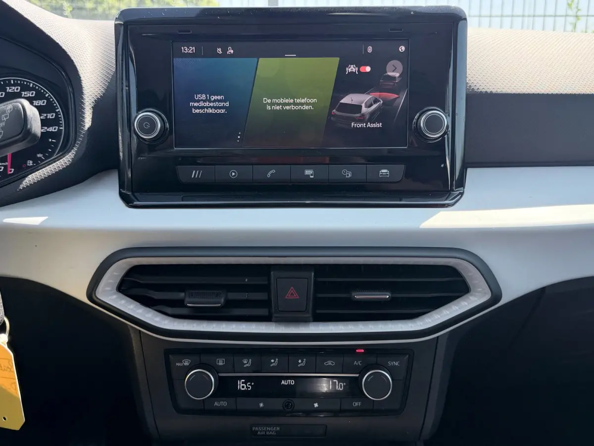 1.0 EcoTSI Style Business Connect | PDC | Carplay | Navi |