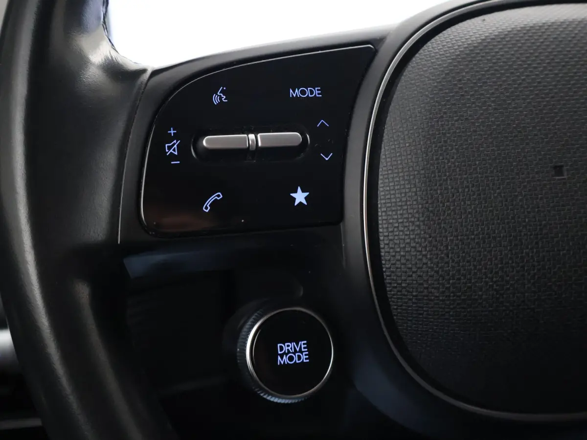 STYLE 73kWh + TREKHAAK | 19 INCH | SOH 96% | CAMERA | APPLE CARPLAY | ADAPTIVE CRUISE