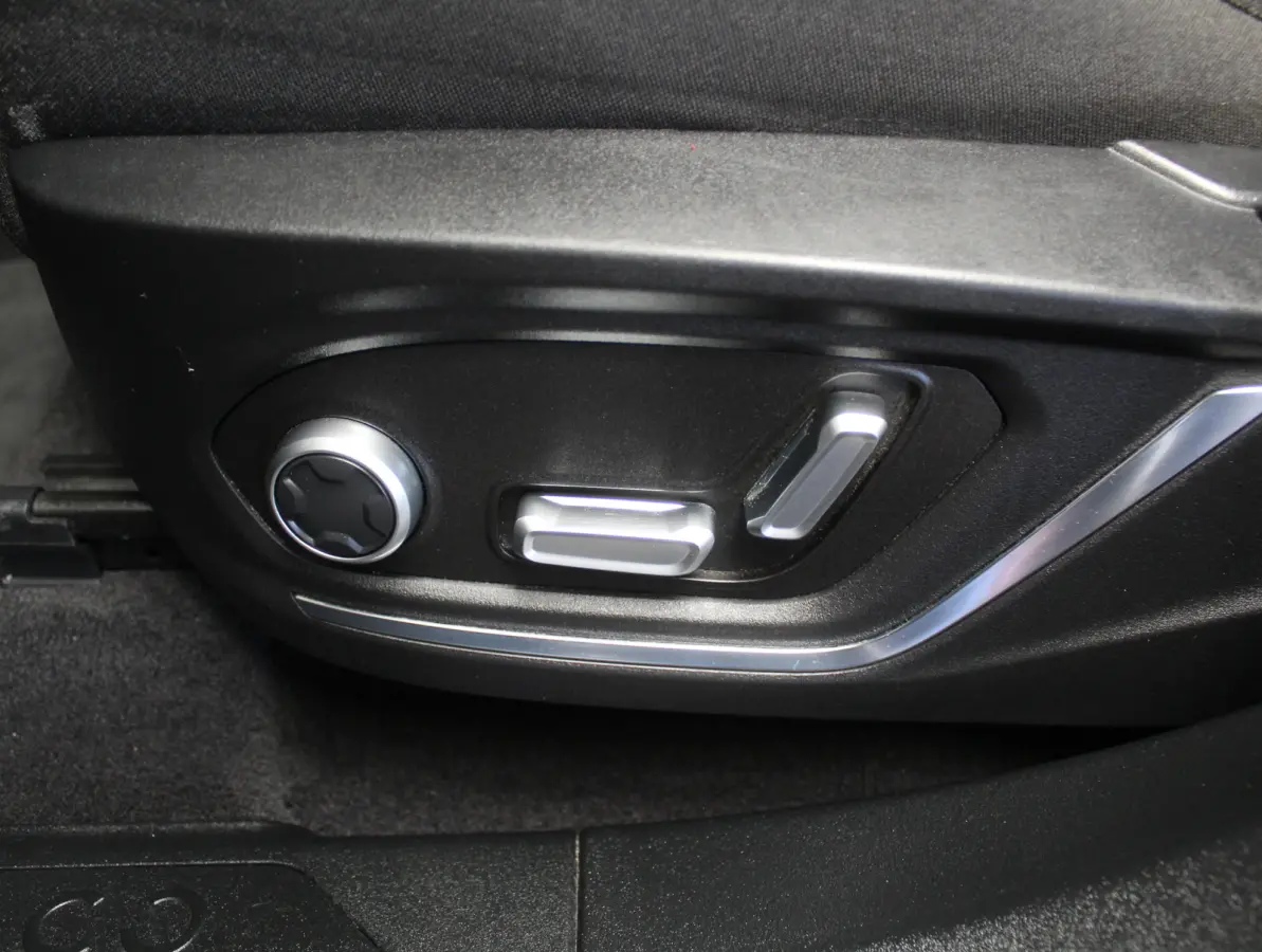 1.5 CARPLAY | CLIMATE | STOELVERW | 360CAMERA | PANODAK | WIFI | LED | DAB | NAVI | ELECSTOEL+MEM | ELECAKLEP | ADAPCRUISE