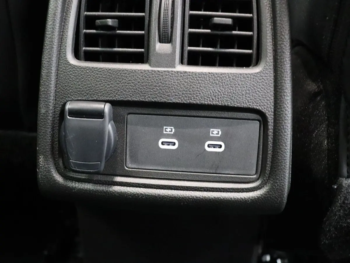 1.8 E-Tech full hybrid 160 techno | Achteruitrijcamera | Adaptieve cruise control | Digitale Cockpit | Navigatie |