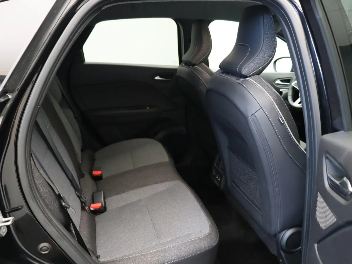 1.8 E-Tech full hybrid 160 techno | Achteruitrijcamera | Adaptieve cruise control | Digitale Cockpit | Navigatie |