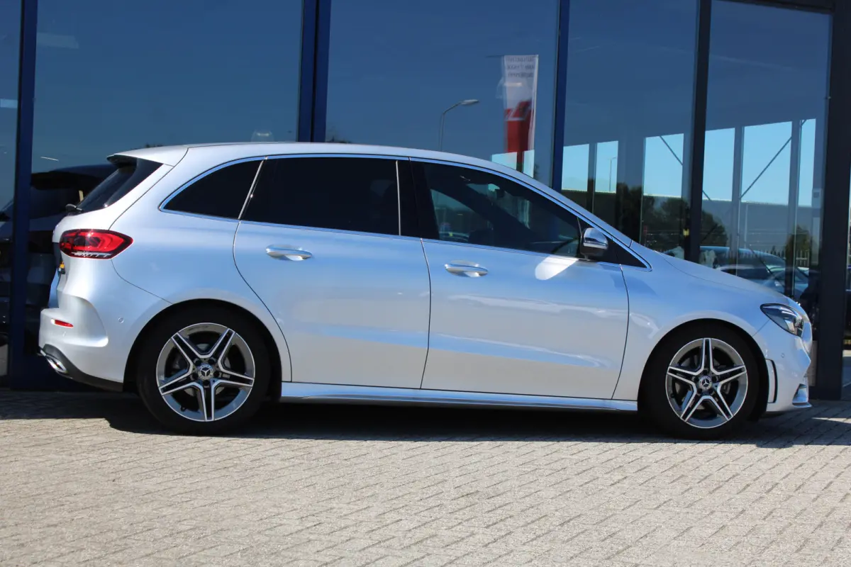 180 AUT7 AMG LINE SFEER KEY-LESS GO CARPLAY <<43.554KM>>