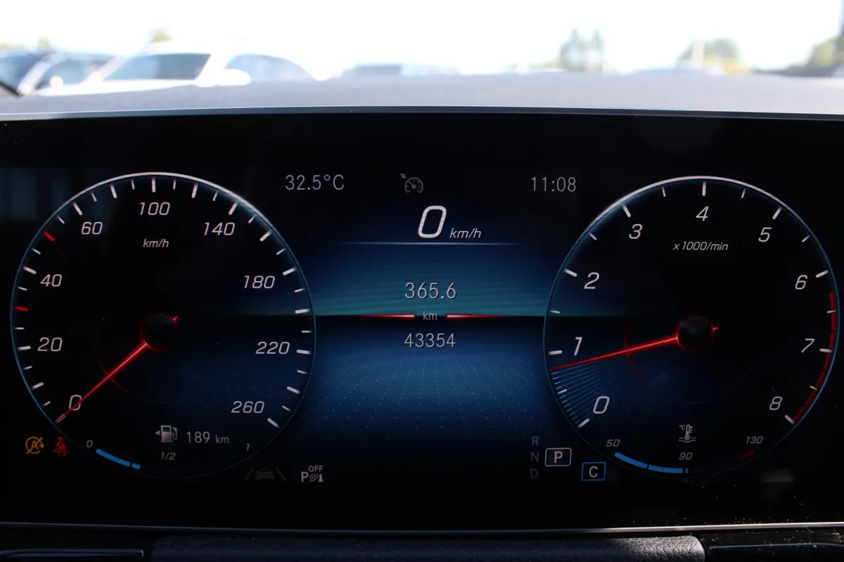 180 AUT7 AMG LINE SFEER KEY-LESS GO CARPLAY <<43.554KM>>