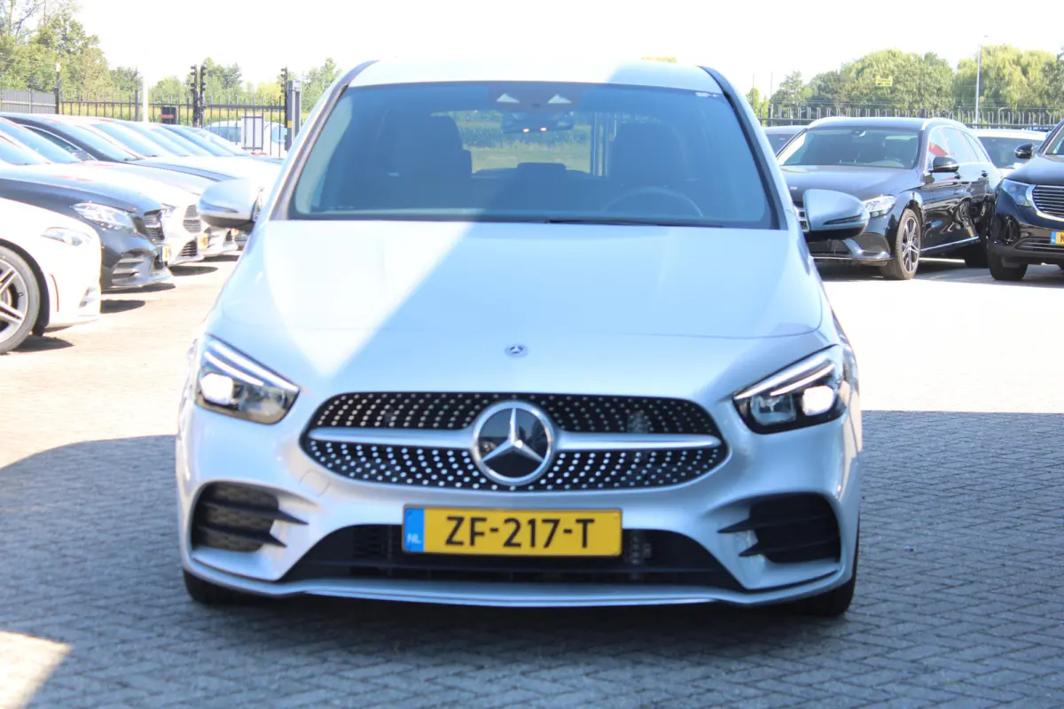 180 AUT7 AMG LINE SFEER KEY-LESS GO CARPLAY <<43.554KM>>