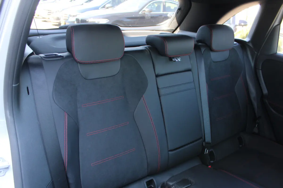 180 AUT7 AMG LINE SFEER KEY-LESS GO CARPLAY <<43.554KM>>