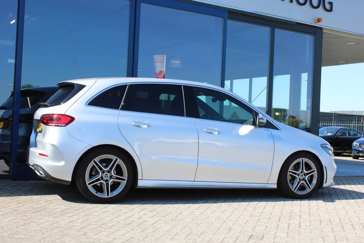 180 AUT7 AMG LINE SFEER KEY-LESS GO CARPLAY <<43.554KM>>