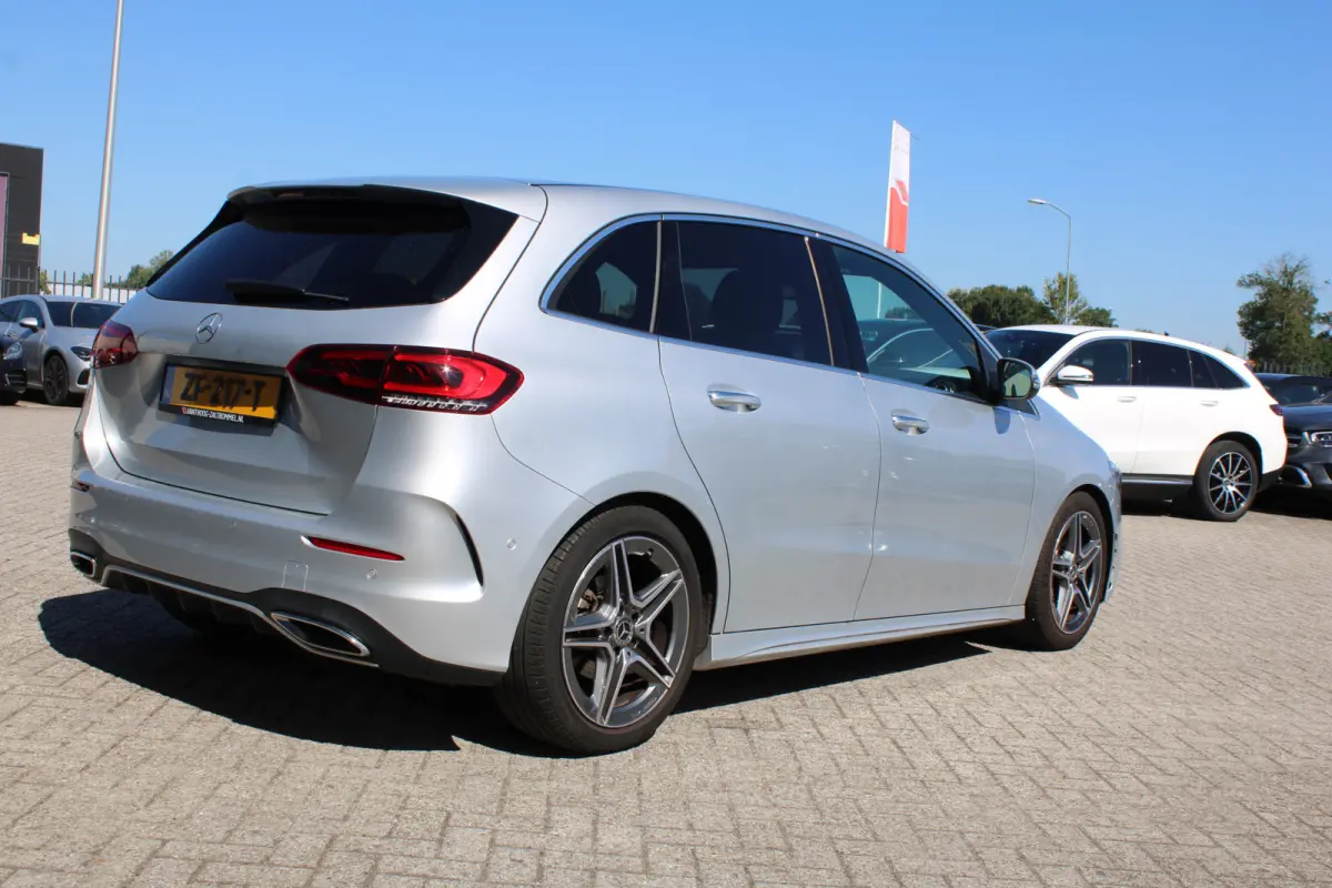 180 AUT7 AMG LINE SFEER KEY-LESS GO CARPLAY <<43.554KM>>