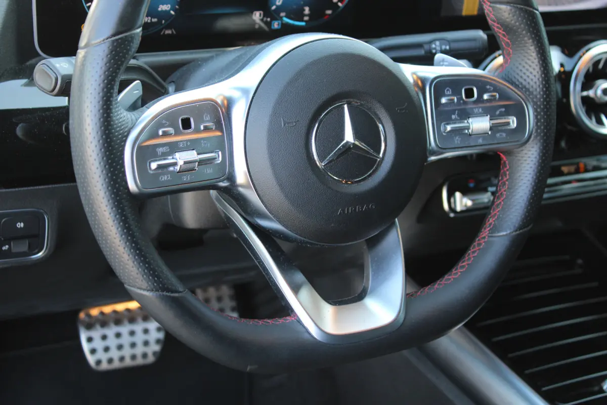180 AUT7 AMG LINE SFEER KEY-LESS GO CARPLAY <<43.554KM>>