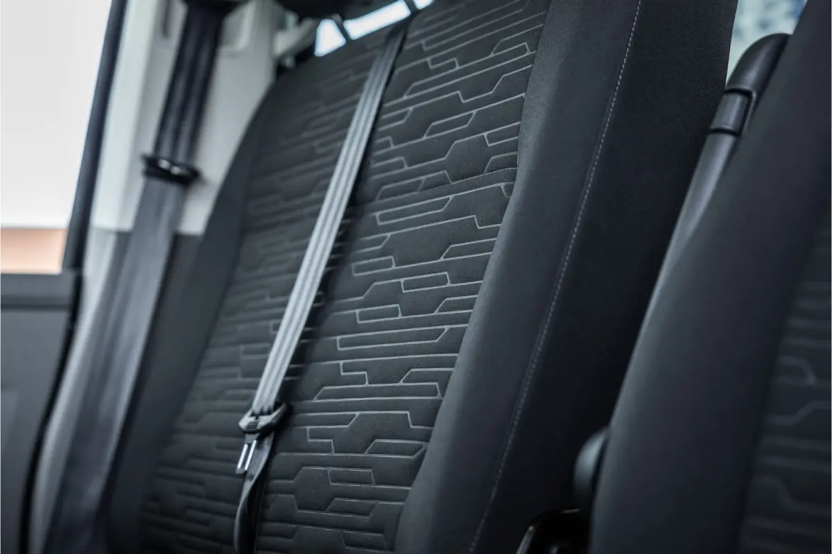 T6.1 2.0 TDI L2H1 DC Caravelle | Dubbel cabine | Two-tone | CarPlay | Camera | MF Stuur | Cruise control | Climate control | 6-zitter | BPM vrij | Nieuwe APK | Dealer onderhouden