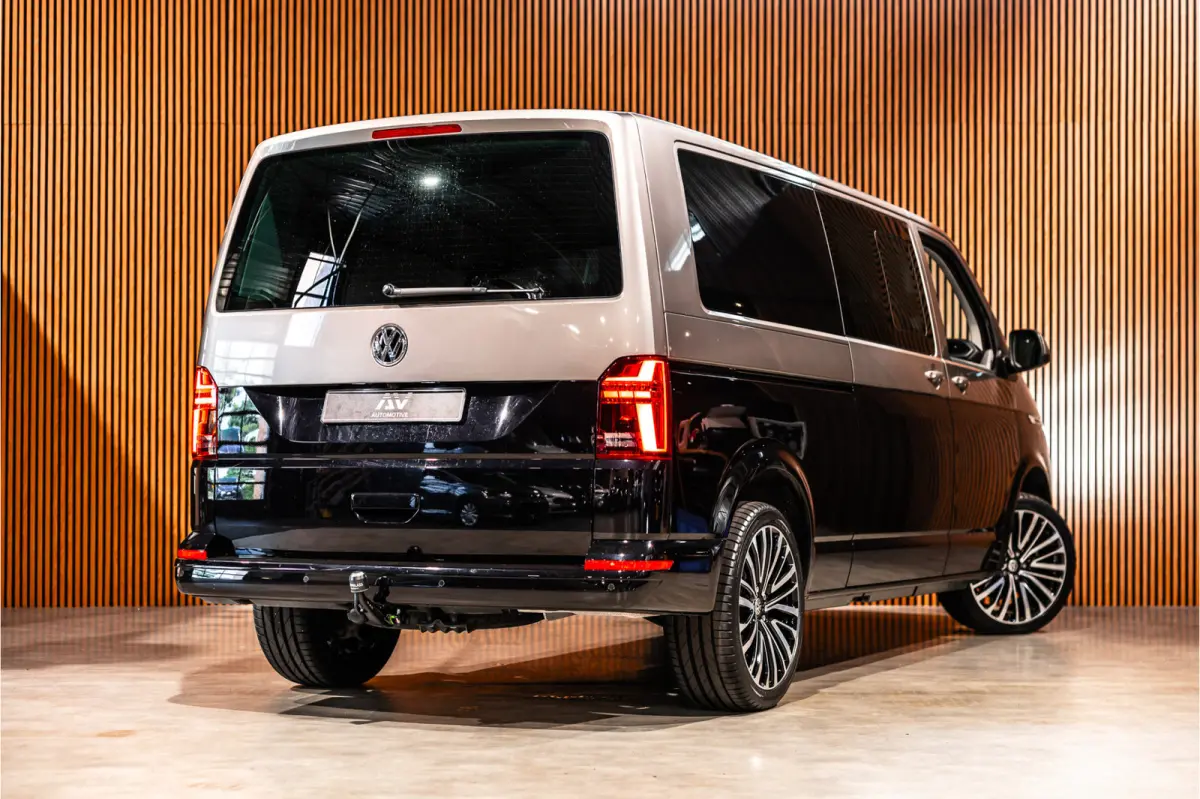T6.1 2.0 TDI L2H1 DC Caravelle | Dubbel cabine | Two-tone | CarPlay | Camera | MF Stuur | Cruise control | Climate control | 6-zitter | BPM vrij | Nieuwe APK | Dealer onderhouden