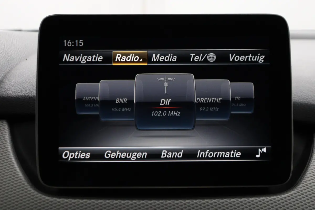 180 Family Edition | AUTOMAAT | Lederlook | Night-pakket | Connect Me Navigatie |
