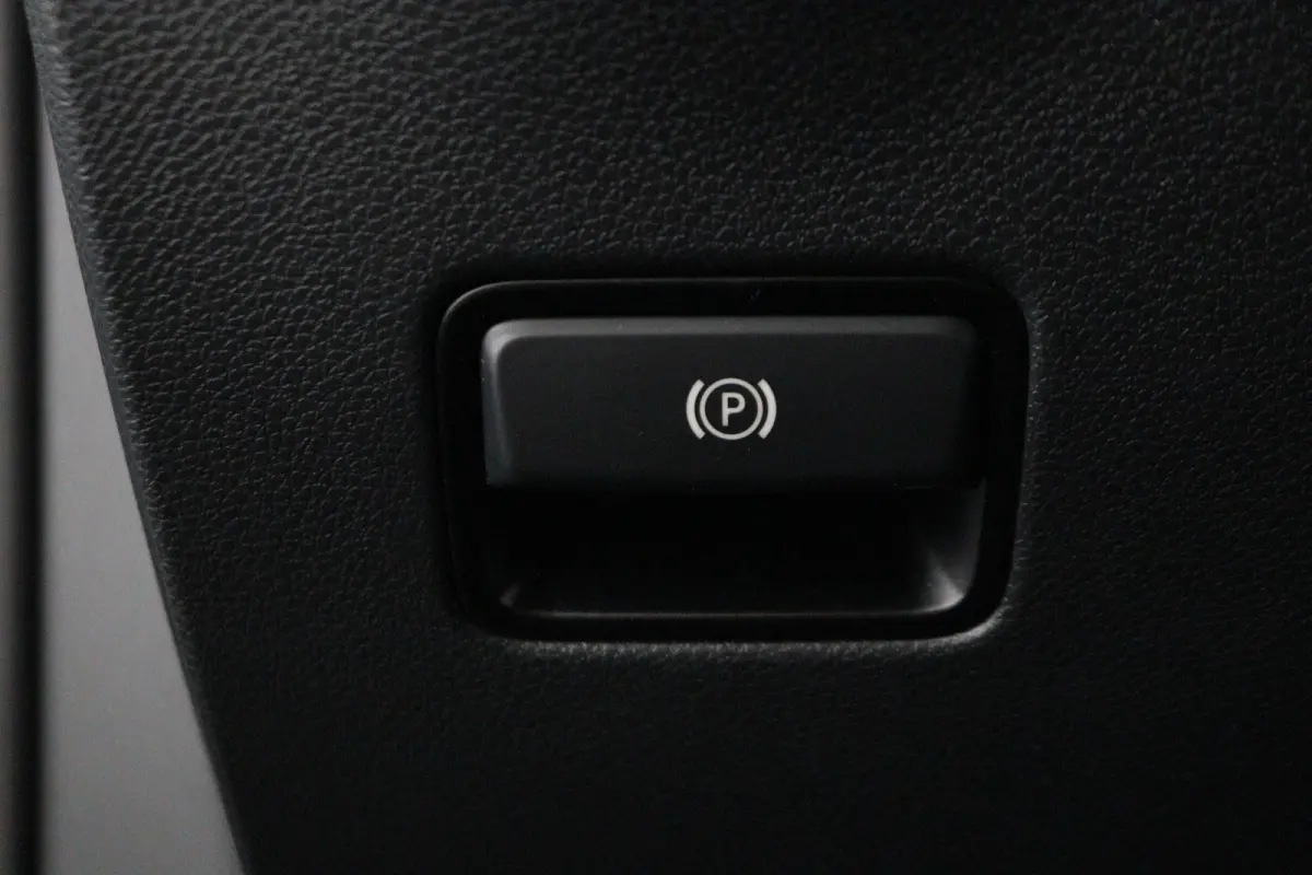 180 Family Edition | AUTOMAAT | Lederlook | Night-pakket | Connect Me Navigatie |