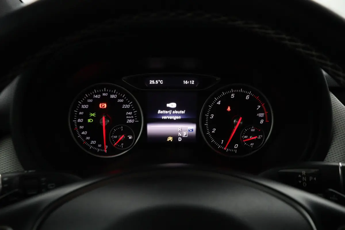 180 Family Edition | AUTOMAAT | Lederlook | Night-pakket | Connect Me Navigatie |