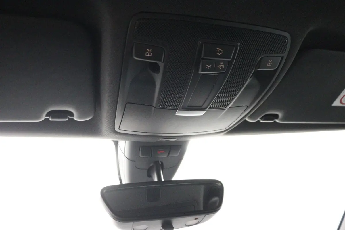 180 Family Edition | AUTOMAAT | Lederlook | Night-pakket | Connect Me Navigatie |