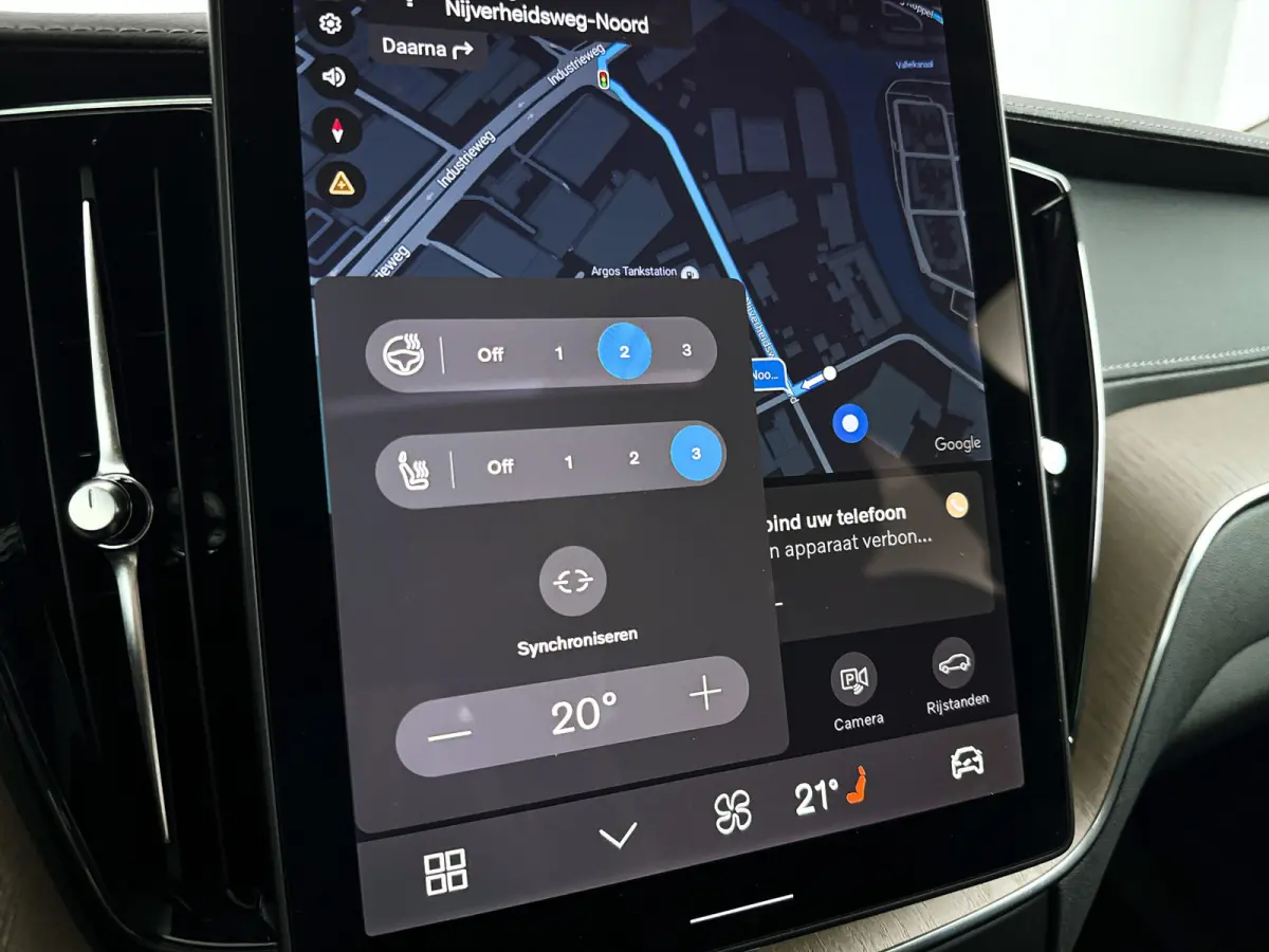 T6 Plug-in hybrid AWD Ultra Dark | Panoramadak | 360° camera | Luchtvering | Head-up display | Harman Kardon | Stoel- en stuurverwarming | Trekhaak
