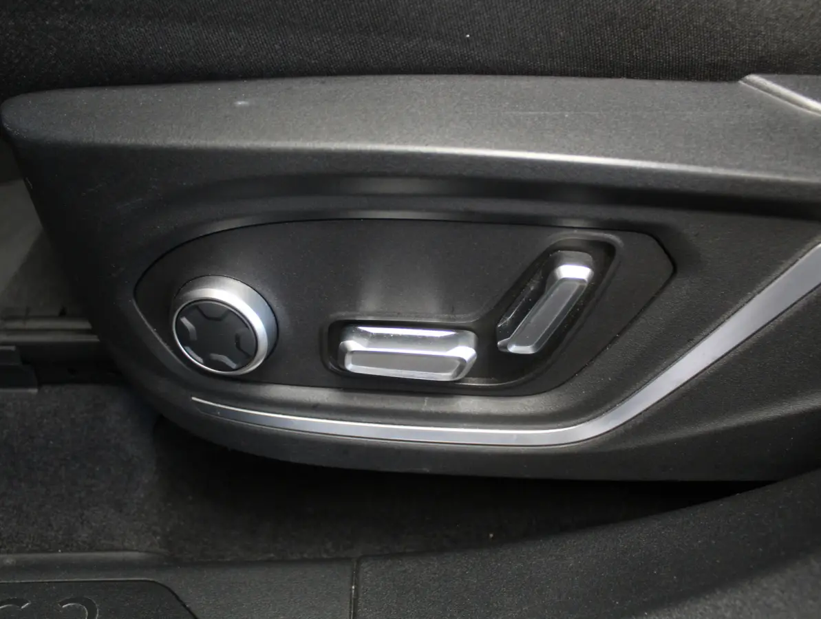 1.5 CARPLAY | CLIMATE | STOELVERW | 360CAMERA | PANODAK | WIFI | LED | DAB | NAVI | ELECSTOEL+MEM | ELECAKLEP | ADAPCRUISE