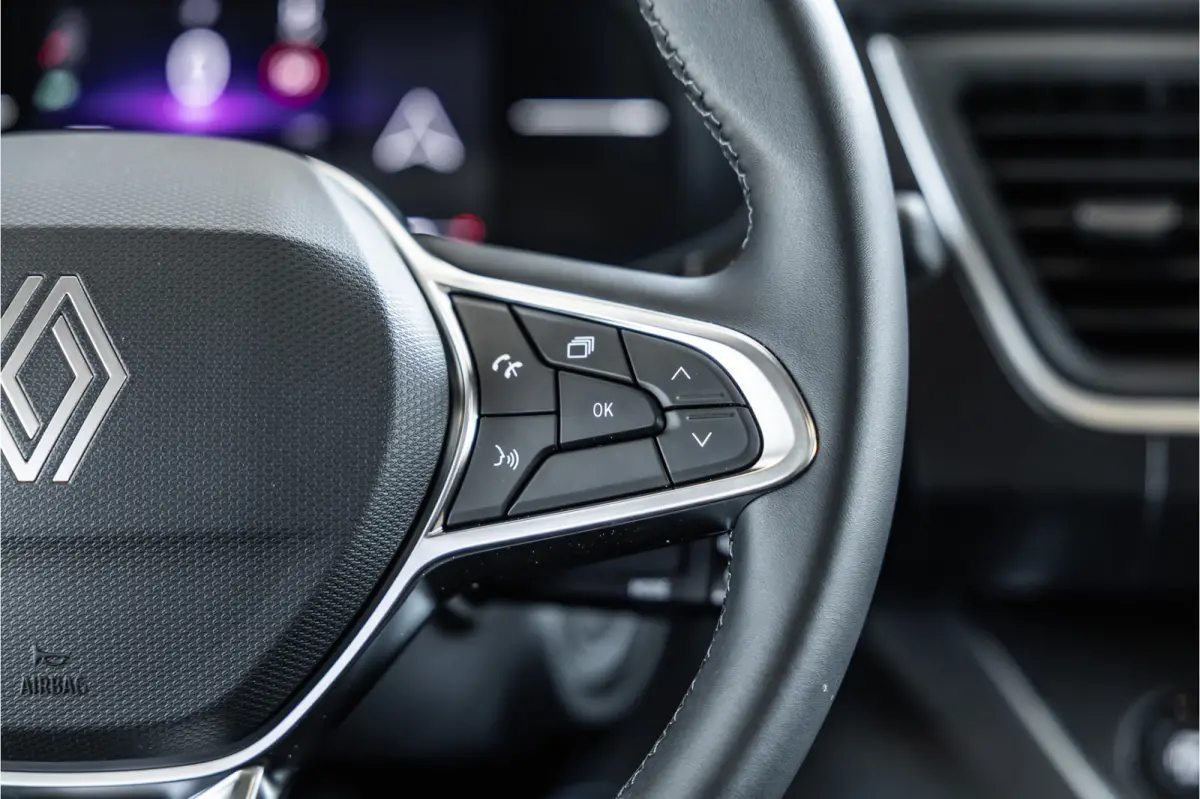 2.0 Blue dCi 170 PK L2H1 DC | Dubbel cabine | Camera | CarPlay | Navigatie | Betimmering | Trekhaak | Stoelverwarming | Virtual Cockpit | 5-Zitter| NAP Logisch