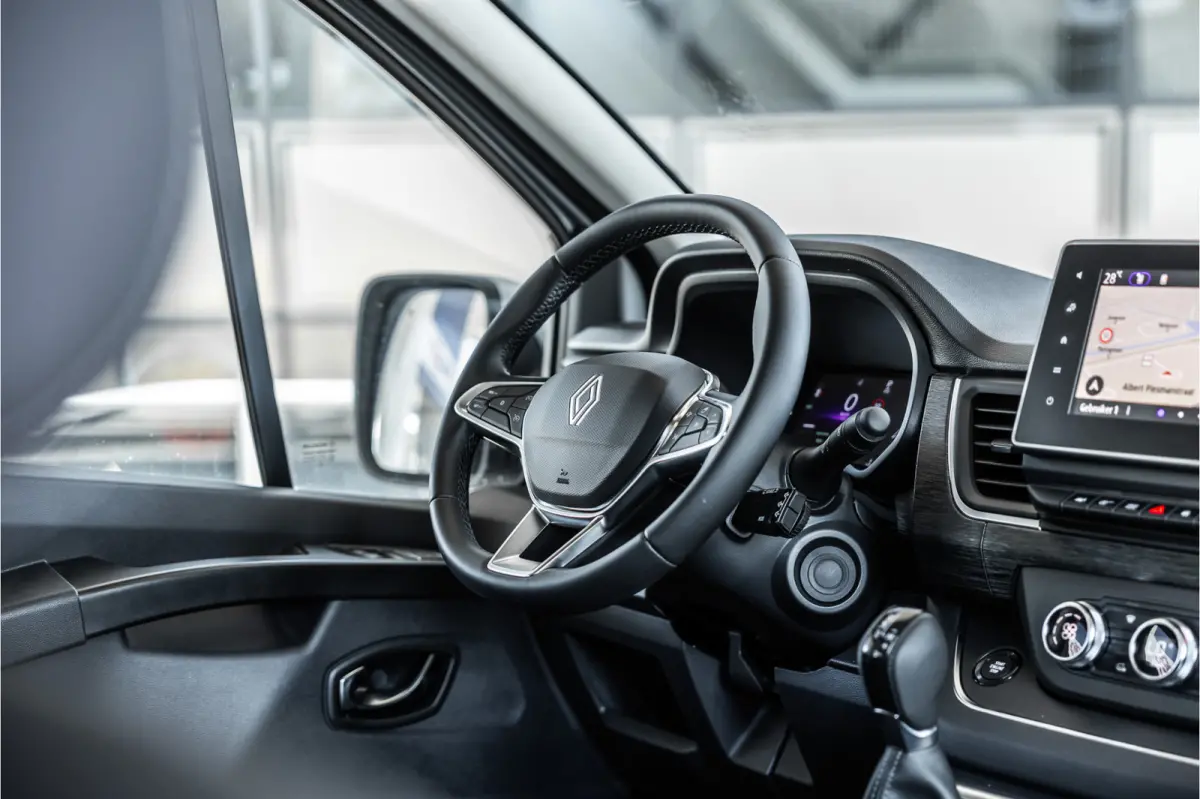 2.0 Blue dCi 170 PK L2H1 DC | Dubbel cabine | Camera | CarPlay | Navigatie | Betimmering | Trekhaak | Stoelverwarming | Virtual Cockpit | 5-Zitter| NAP Logisch