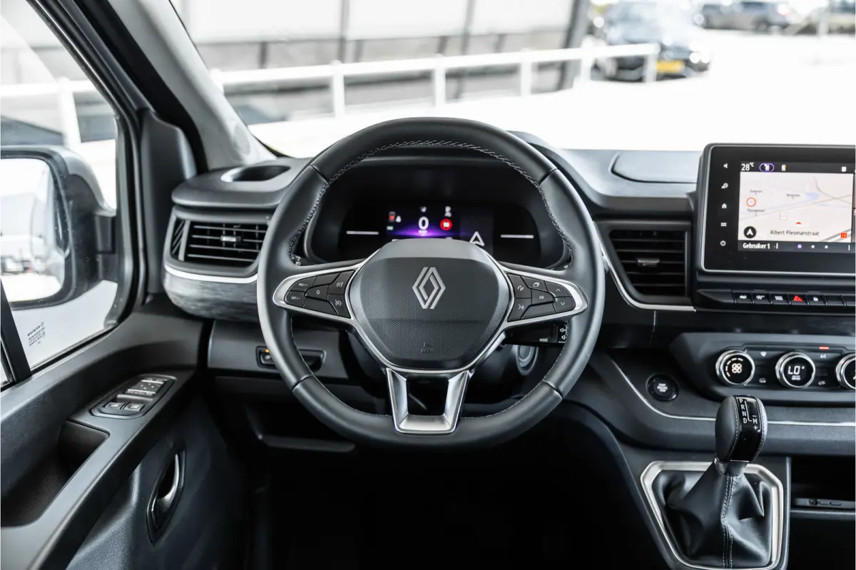 2.0 Blue dCi 170 PK L2H1 DC | Dubbel cabine | Camera | CarPlay | Navigatie | Betimmering | Trekhaak | Stoelverwarming | Virtual Cockpit | 5-Zitter| NAP Logisch