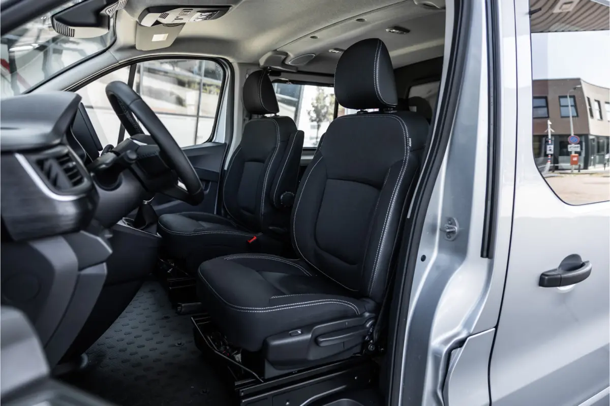 2.0 Blue dCi 170 PK L2H1 DC | Dubbel cabine | Camera | CarPlay | Navigatie | Betimmering | Trekhaak | Stoelverwarming | Virtual Cockpit | 5-Zitter| NAP Logisch
