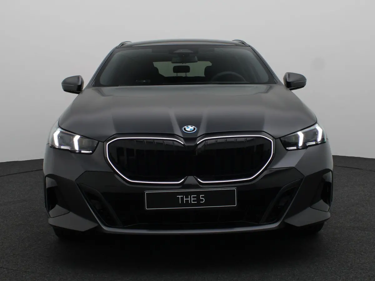M Sport Edition | M Sportpakket Pro | Innovation Pack | Travel Pack | Comfort Pack | Panoramadak