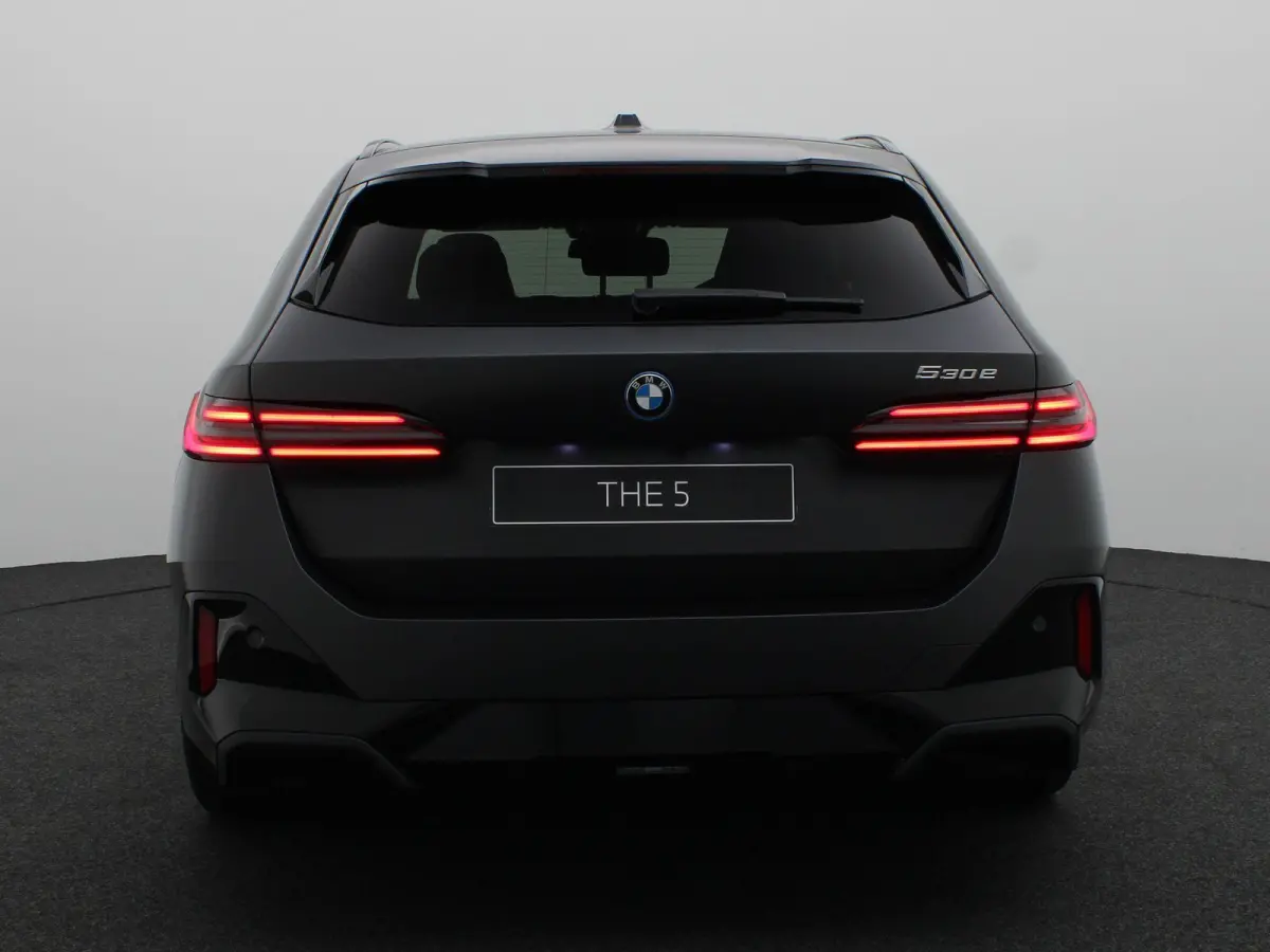 M Sport Edition | M Sportpakket Pro | Innovation Pack | Travel Pack | Comfort Pack | Panoramadak