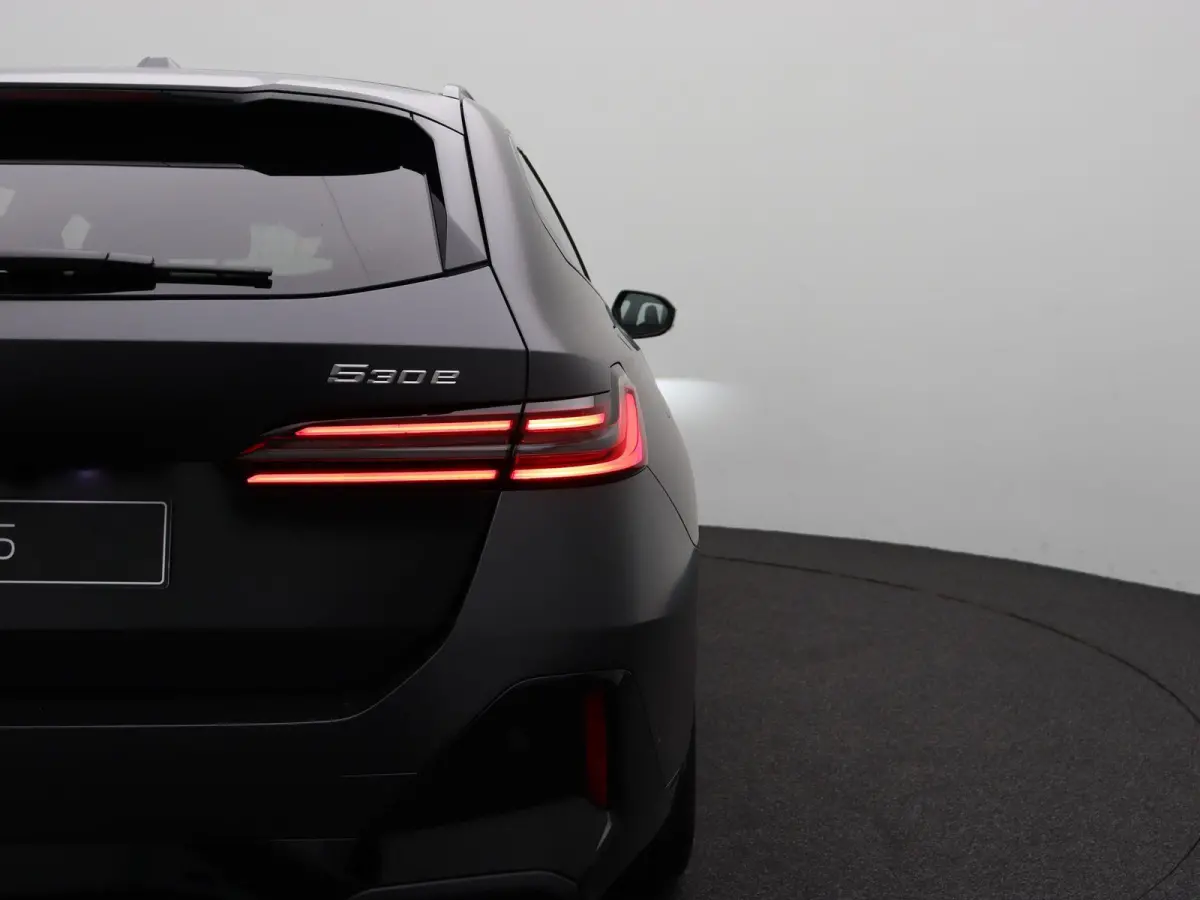 M Sport Edition | M Sportpakket Pro | Innovation Pack | Travel Pack | Comfort Pack | Panoramadak