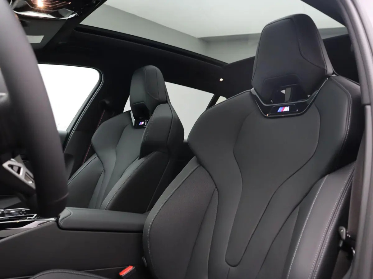 M Sport Edition | M Sportpakket Pro | Innovation Pack | Travel Pack | Comfort Pack | Panoramadak