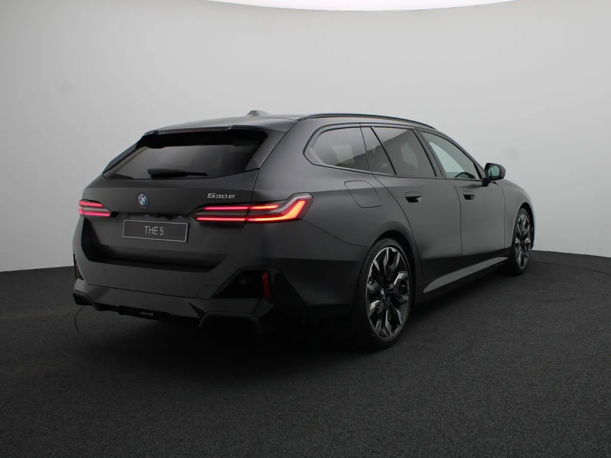 M Sport Edition | M Sportpakket Pro | Innovation Pack | Travel Pack | Comfort Pack | Panoramadak