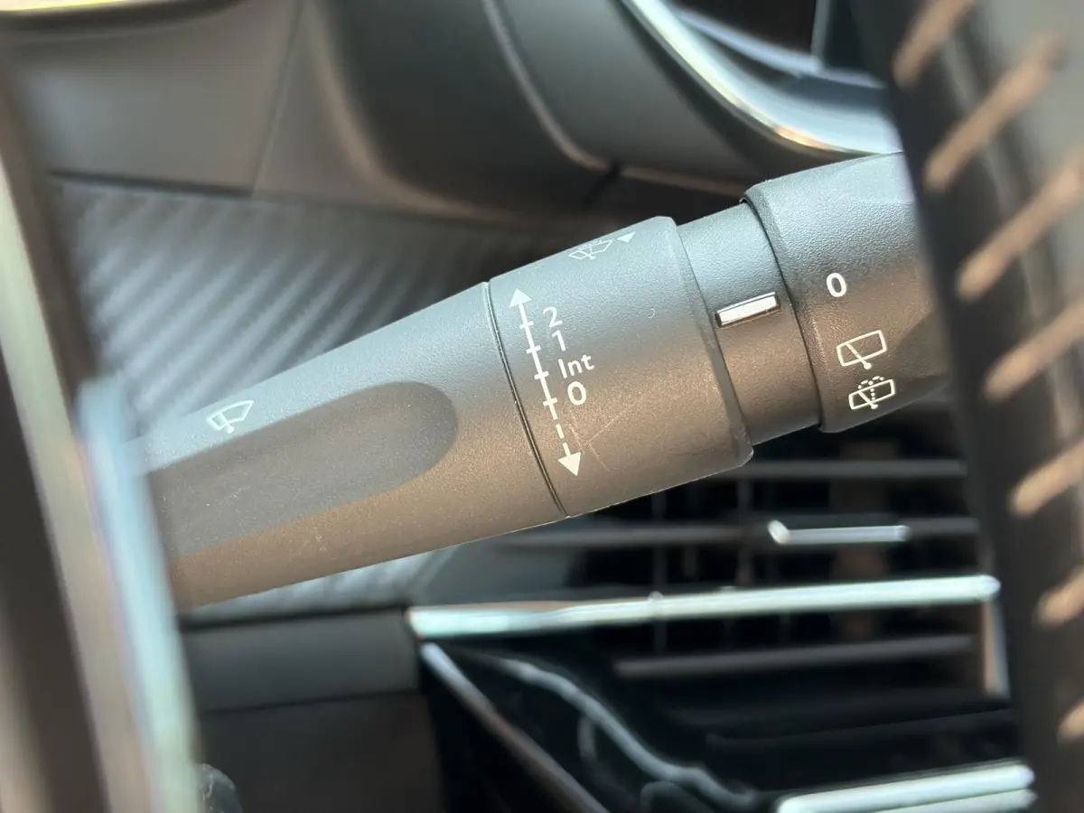 1.2 PureTech Blue Lease Active 2e Eigenaar,D-riem vv in 11-2025,Camera,Navi,Carplay,75pk,Clima,Cruise,Rijstrooksensor,Pdc,Lm velgen,N.A.P,Apk tot 11-2027