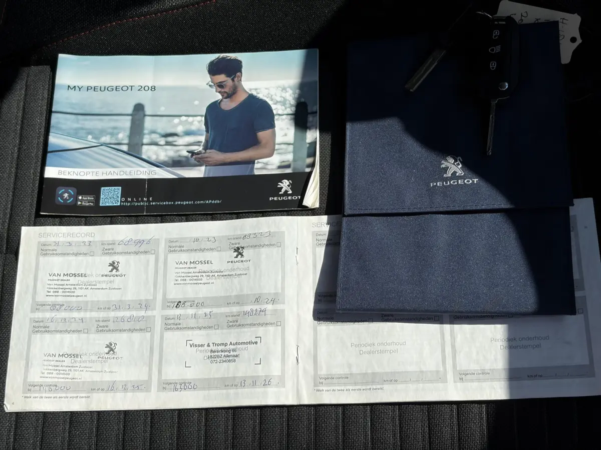 1.2 PureTech Blue Lease Active 2e Eigenaar,D-riem vv in 11-2025,Camera,Navi,Carplay,75pk,Clima,Cruise,Rijstrooksensor,Pdc,Lm velgen,N.A.P,Apk tot 11-2027