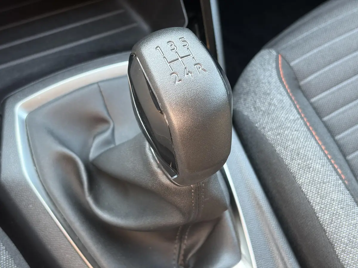 1.2 PureTech Blue Lease Active 2e Eigenaar,D-riem vv in 11-2025,Camera,Navi,Carplay,75pk,Clima,Cruise,Rijstrooksensor,Pdc,Lm velgen,N.A.P,Apk tot 11-2027