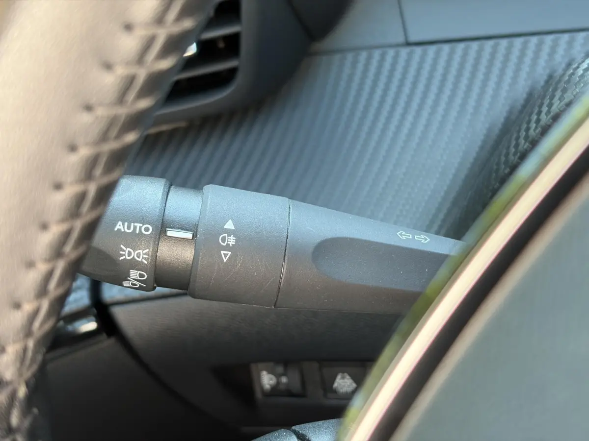 1.2 PureTech Blue Lease Active 2e Eigenaar,D-riem vv in 11-2025,Camera,Navi,Carplay,75pk,Clima,Cruise,Rijstrooksensor,Pdc,Lm velgen,N.A.P,Apk tot 11-2027