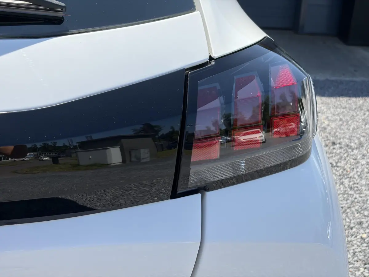 1.2 PureTech Blue Lease Active 2e Eigenaar,D-riem vv in 11-2025,Camera,Navi,Carplay,75pk,Clima,Cruise,Rijstrooksensor,Pdc,Lm velgen,N.A.P,Apk tot 11-2027