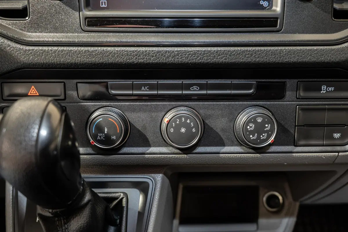 35 2.0 Standaard L3H2 4x4 | Geveerde stoelen | Apple Carplay
