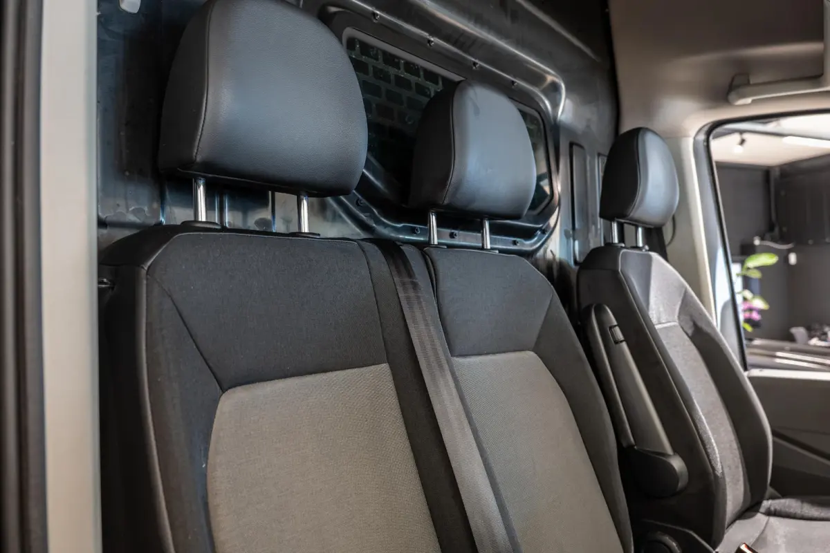 35 2.0 Standaard L3H2 4x4 | Geveerde stoelen | Apple Carplay
