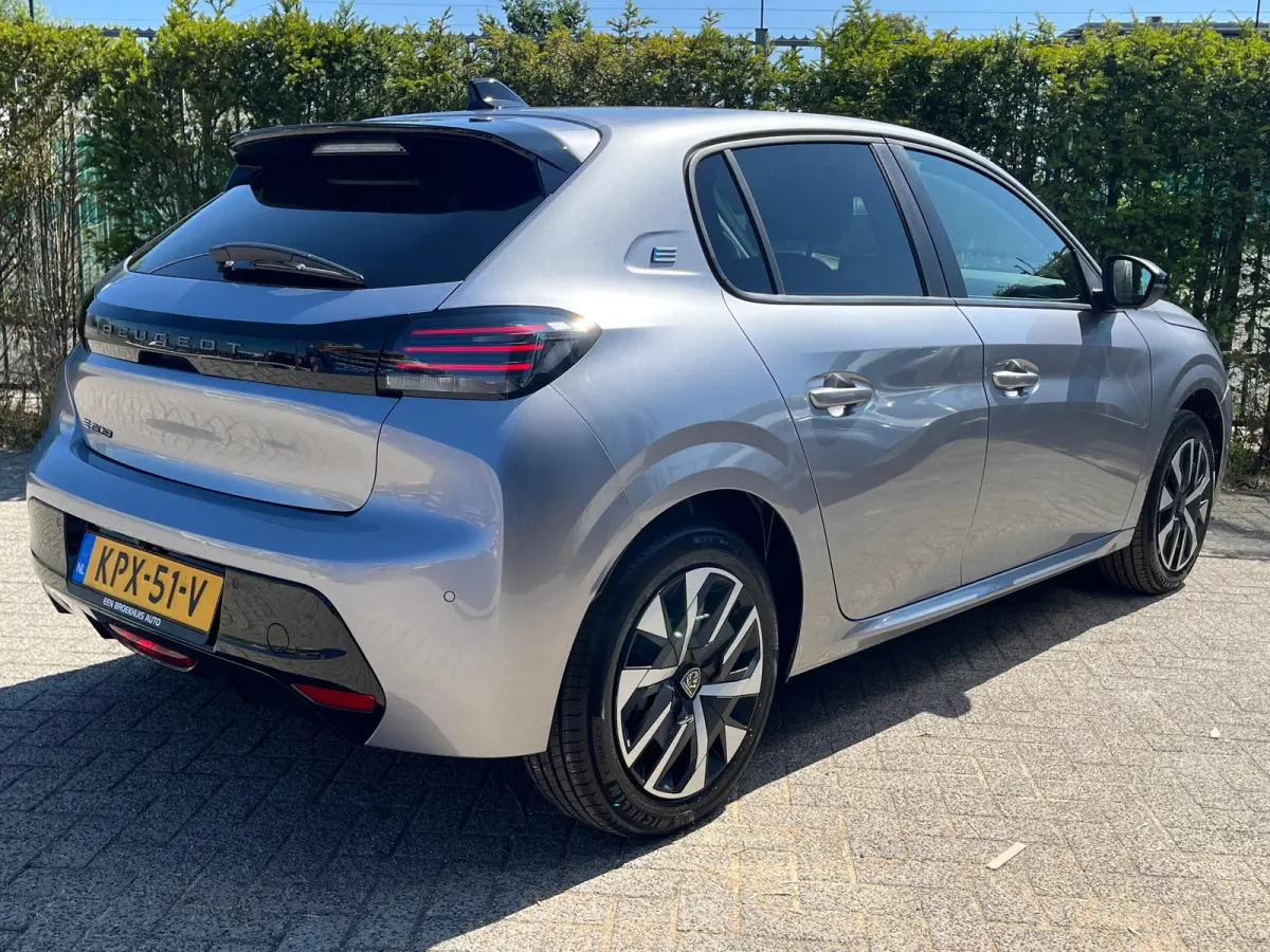 EV Business 50 kWh VOORRAAD ACTIE | 8 JAAR GARANTIE | Achteruitrijcamera | Apple Carplay/Android Auto|telefoonintegratie premium | Armsteun voor