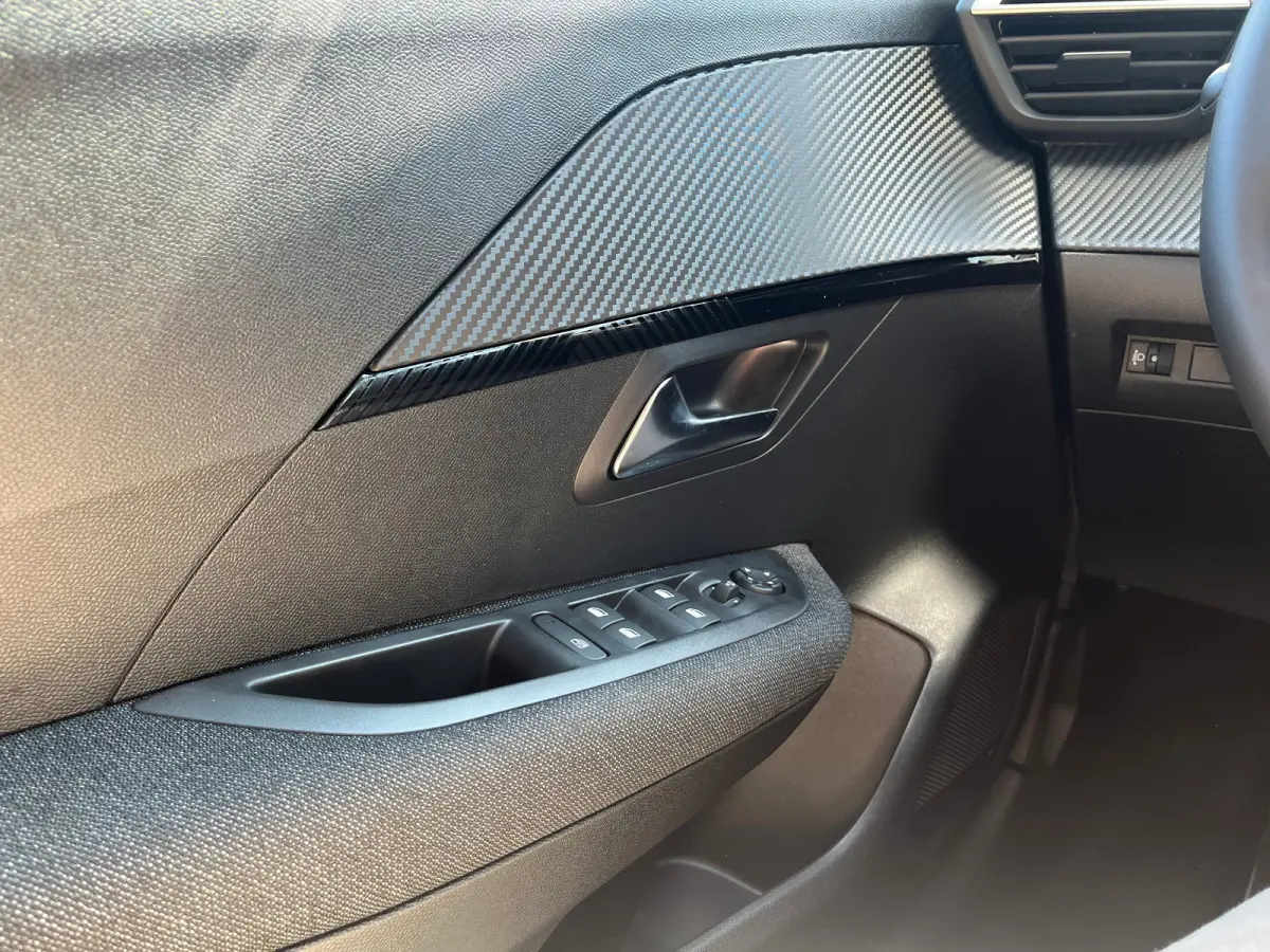 EV Business 50 kWh VOORRAAD ACTIE | 8 JAAR GARANTIE | Achteruitrijcamera | Apple Carplay/Android Auto|telefoonintegratie premium | Armsteun voor