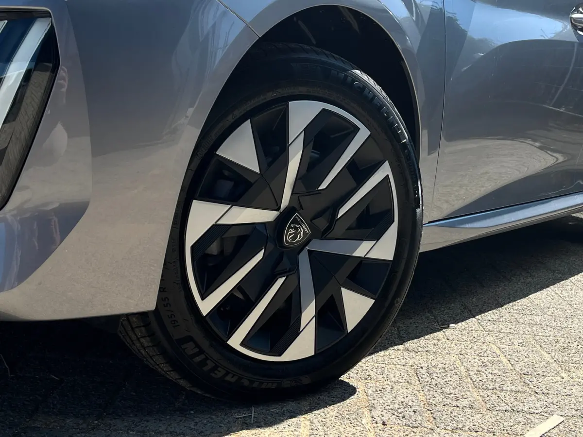 EV Business 50 kWh VOORRAAD ACTIE | 8 JAAR GARANTIE | Achteruitrijcamera | Apple Carplay/Android Auto|telefoonintegratie premium | Armsteun voor