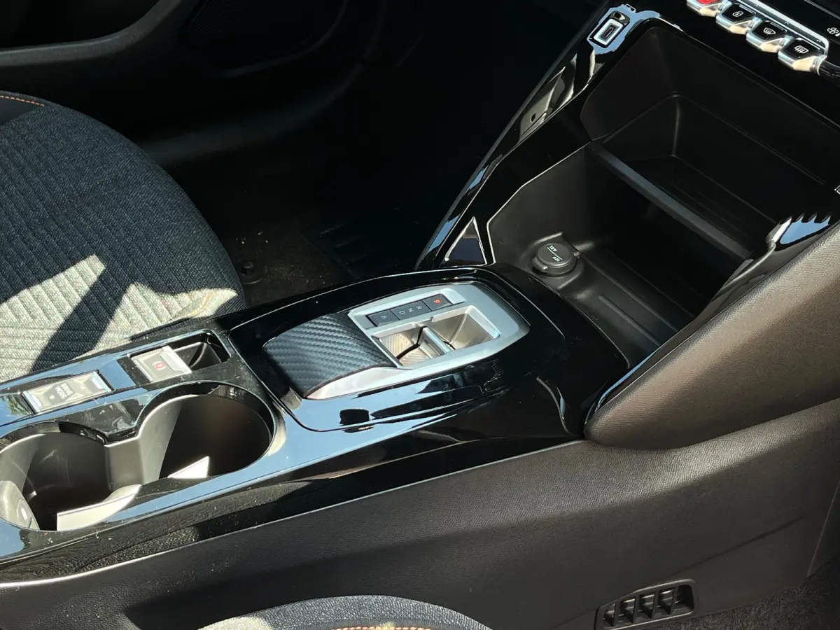 EV Business 50 kWh VOORRAAD ACTIE | 8 JAAR GARANTIE | Achteruitrijcamera | Apple Carplay/Android Auto|telefoonintegratie premium | Armsteun voor